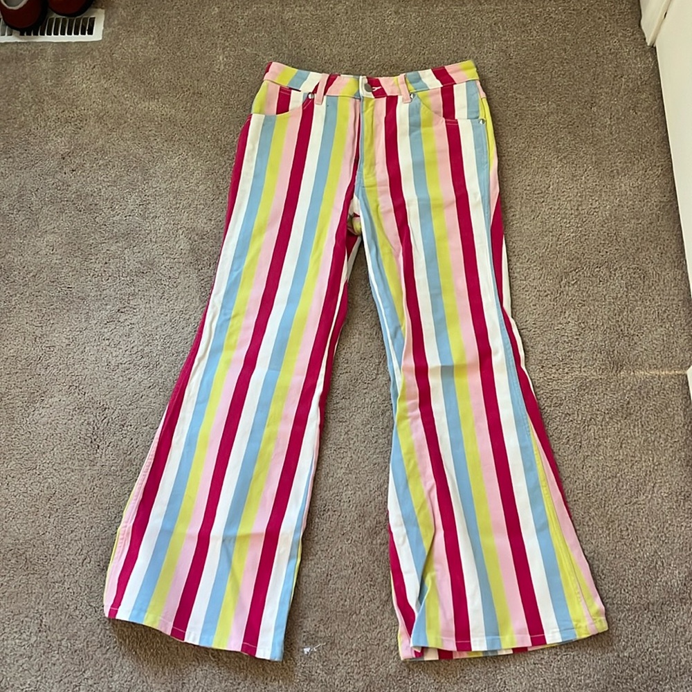 Wrangler x Barbie Wanderer High-Rise Flare Jean (size 28)